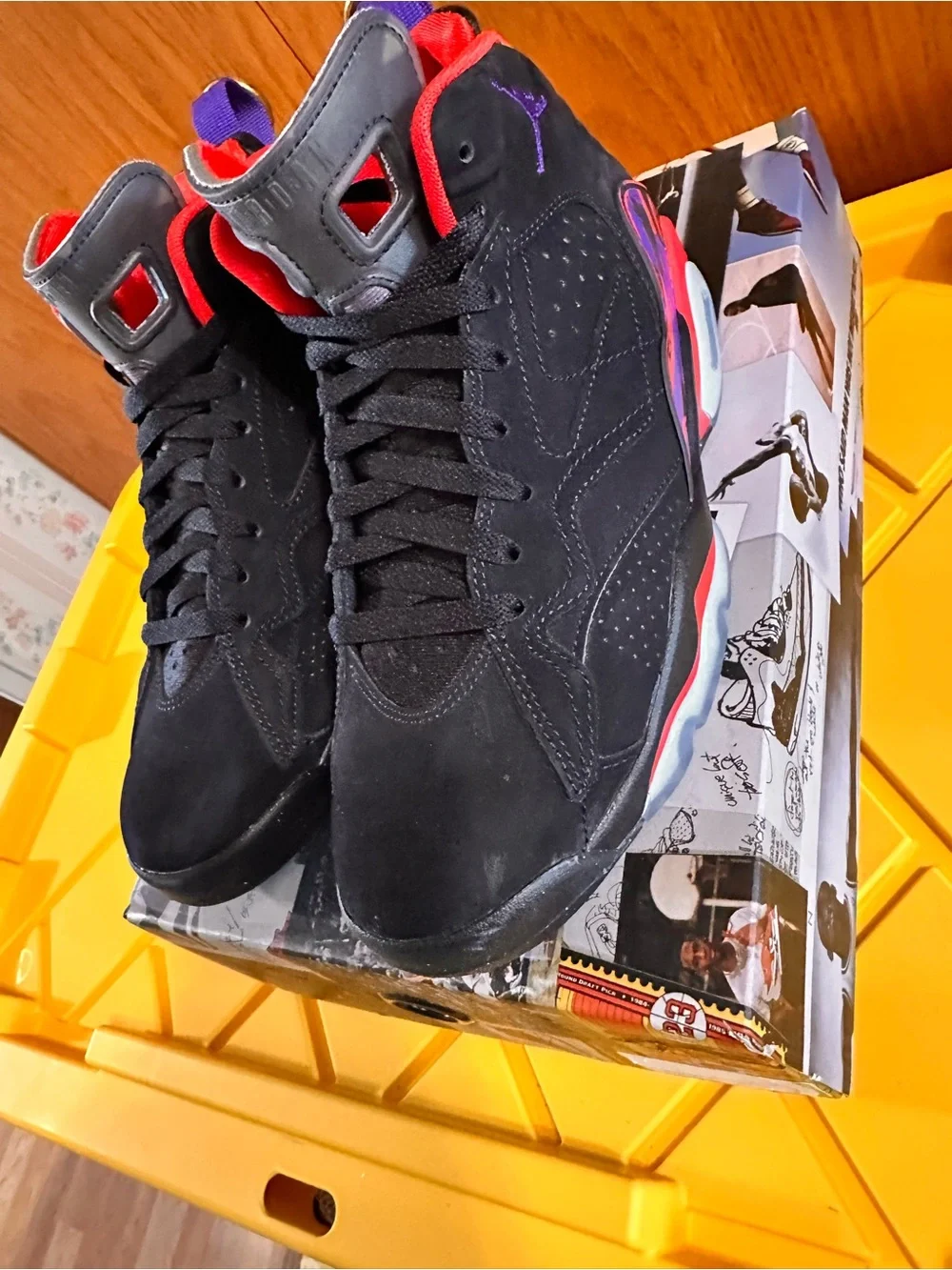 Jordan Air Jordan MVP Raptors Mid Top Shoes DZ4475-006